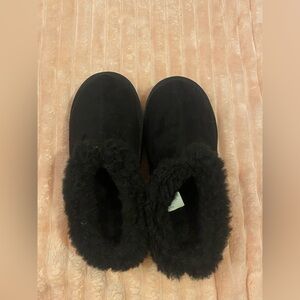 PAWZ Black Slippers